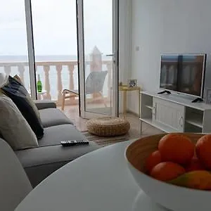 https://apartamentos-rocamar-el-medano.in-canary-islands.com